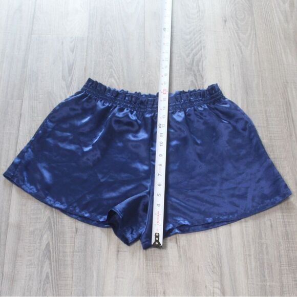 Vintage Victoria’s Secret Gold Label Stretchy Silky Shorts - Picture 9 of 10